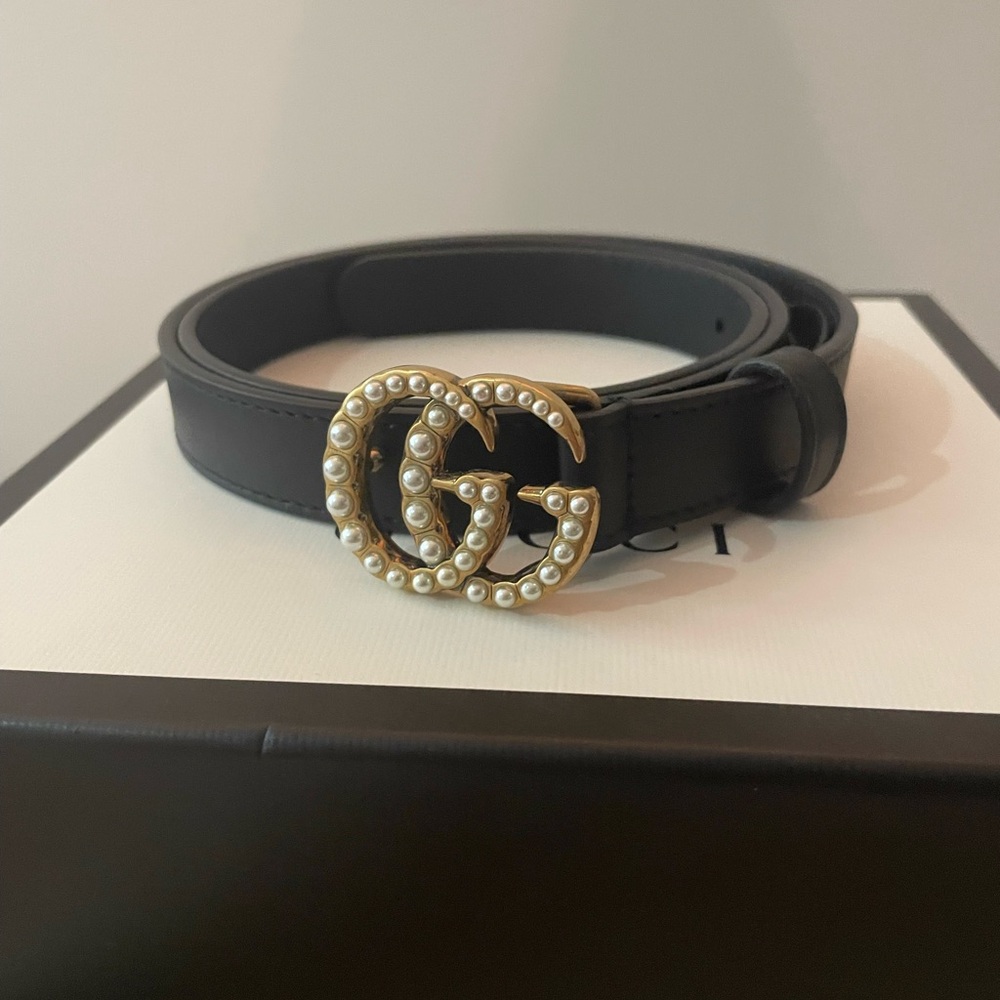 AUTHENTIC GUCCI : GG MARMONT THIN BELT WITH PEARLS